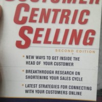 Customer Centric Selling by Michael T Bosworth