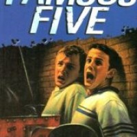 Famous Five: 7: Five Go Off To Camp by  Blyton Enid