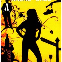 Right Fit Wrong Shoe  (English, Paperback, Varsha Dixit)